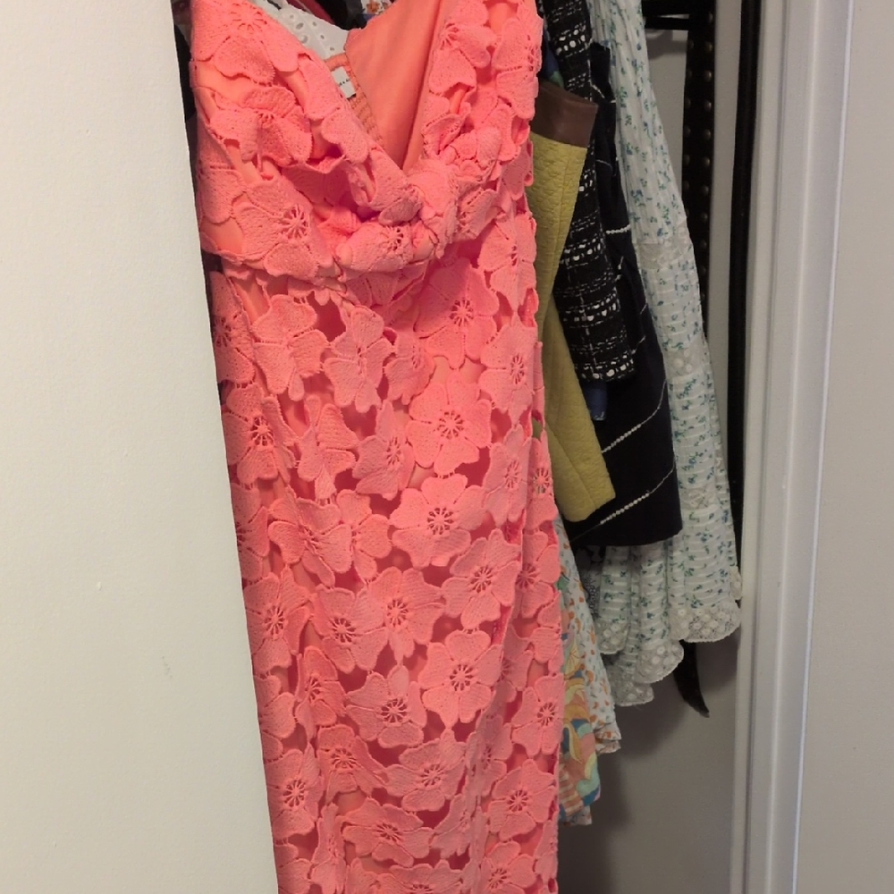 Elegant Strapless Floral Lace Dress